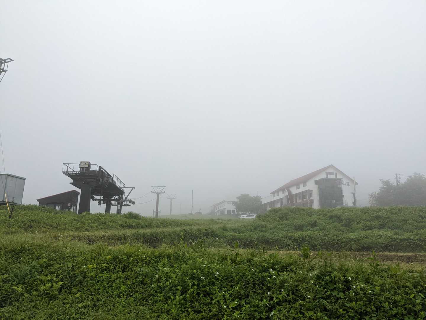 今日は駐車場から☔模様
それでも駐車場には20台位車が止まっていました。