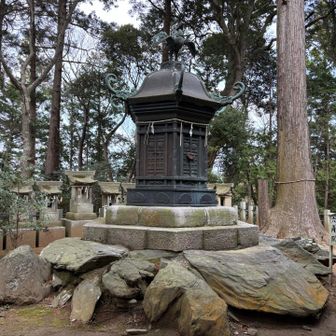 裏側に六角堂があります