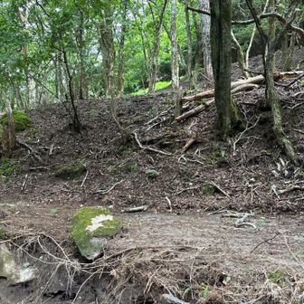 この辺で　テント⛺️箔してる方も🤫