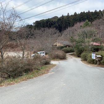 駐車場に戻ってきました。
車はそんなに増えてないなぁ。