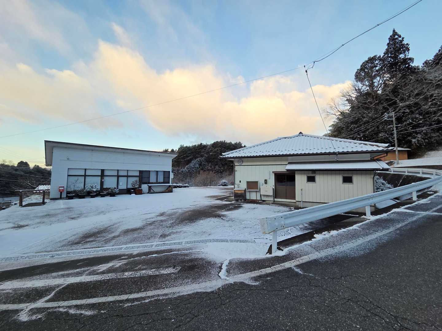 右手の美里集会所の奥に登山者🚻があります‼️