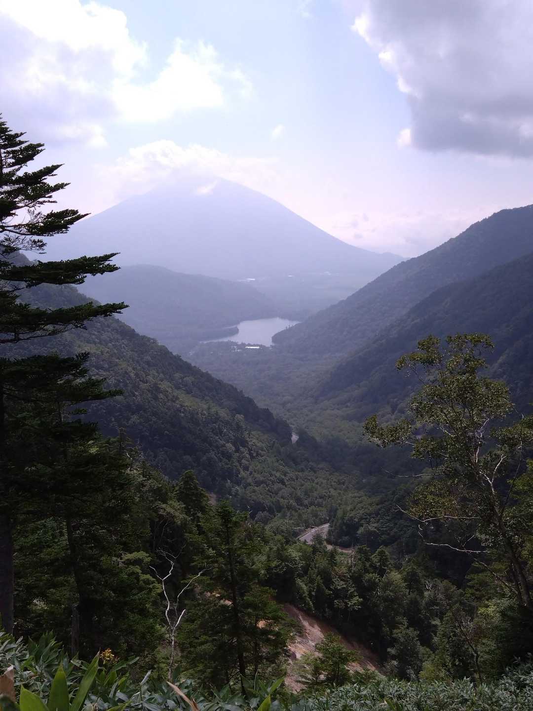 途中から、湯ノ湖、男体山が望めました。