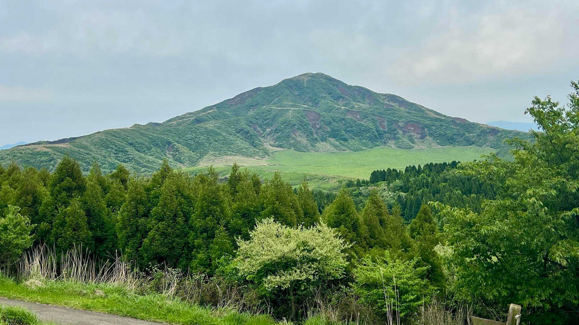 途中から見える烏帽子岳