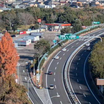 東海北陸自動車道と、長良川SA