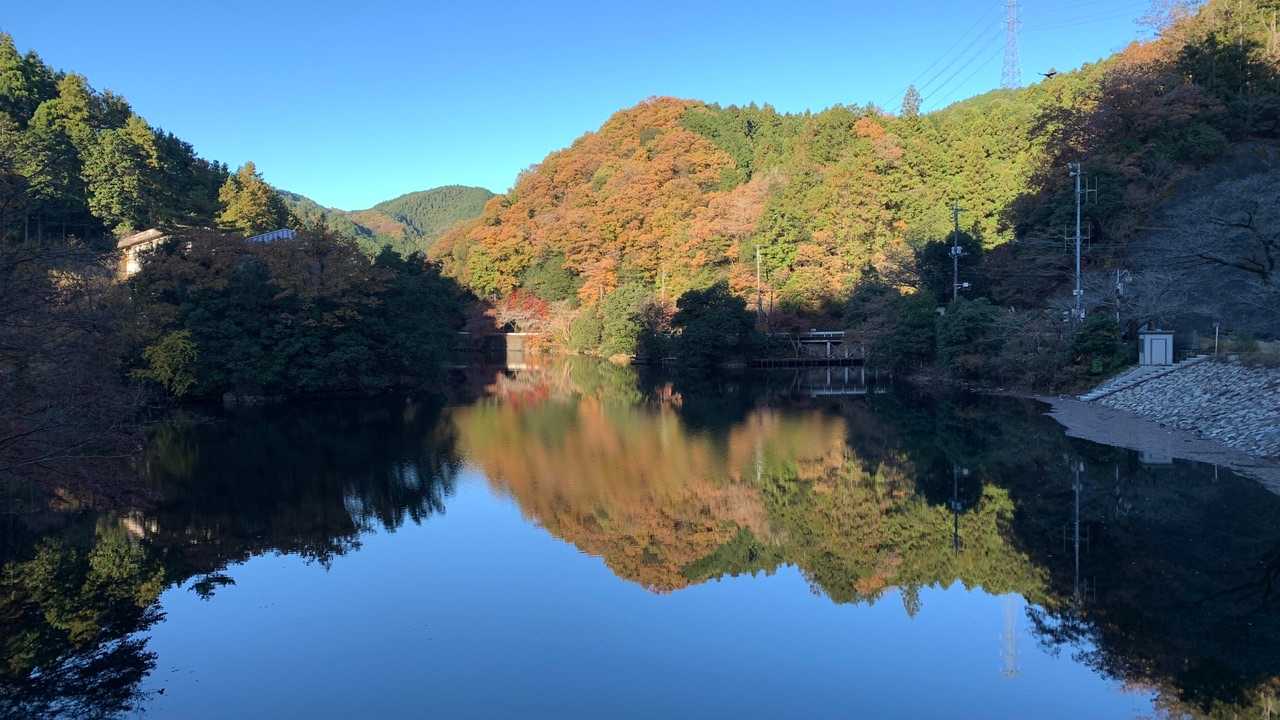山が湖面に写ってきれい