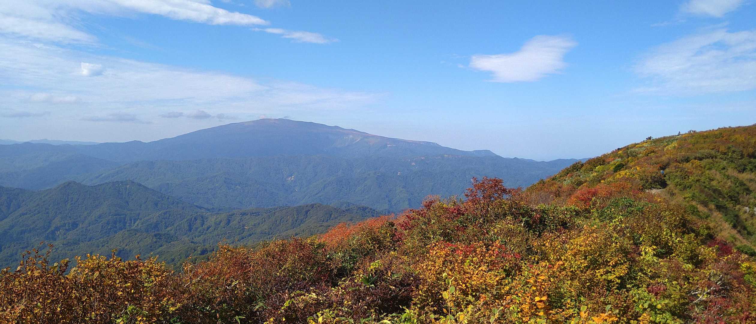 大つぼ石からの月山🥳