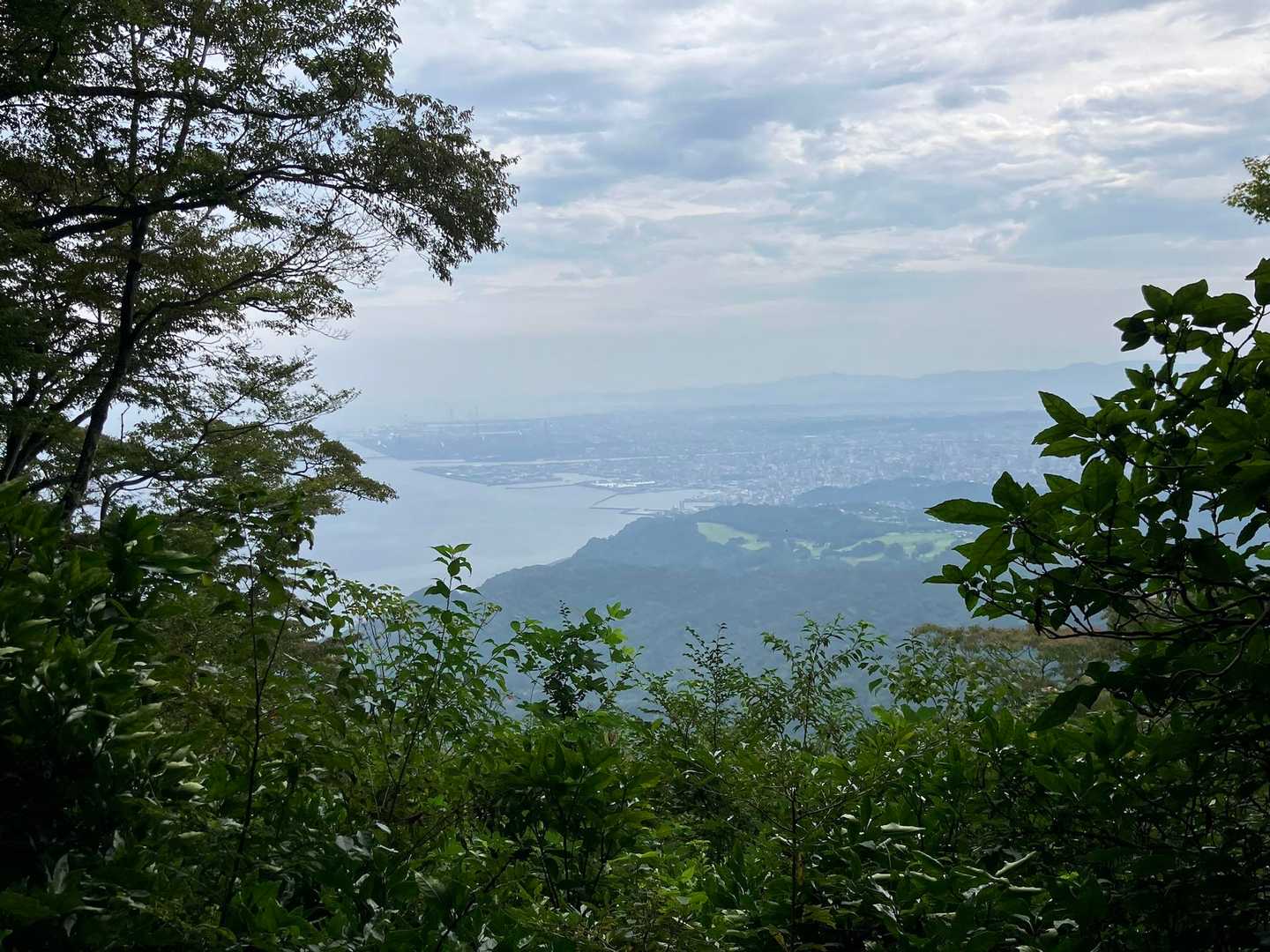 大分市　ちょっと霞んでる