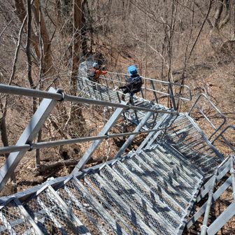 鉄階段、立派ですね～😂