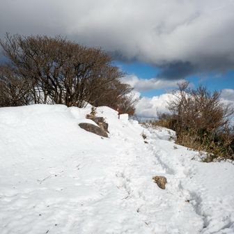 鎌ヶ岳山頂の様子