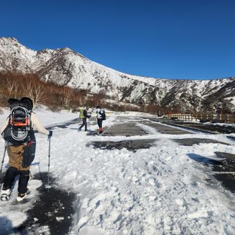 蜂の茶屋駐車場は冬季閉鎖