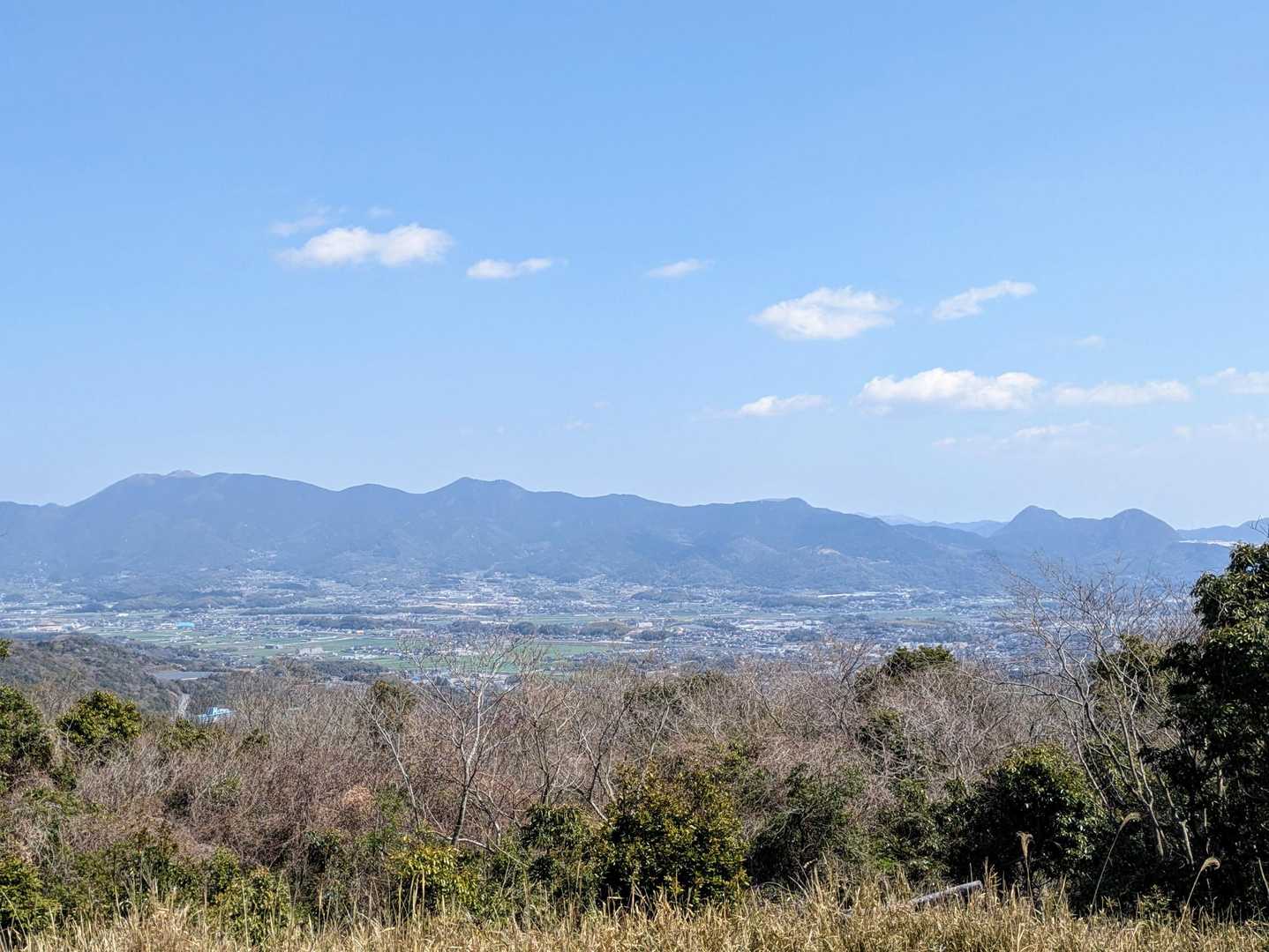 福智山から牛斬山の稜線はクッキリ。