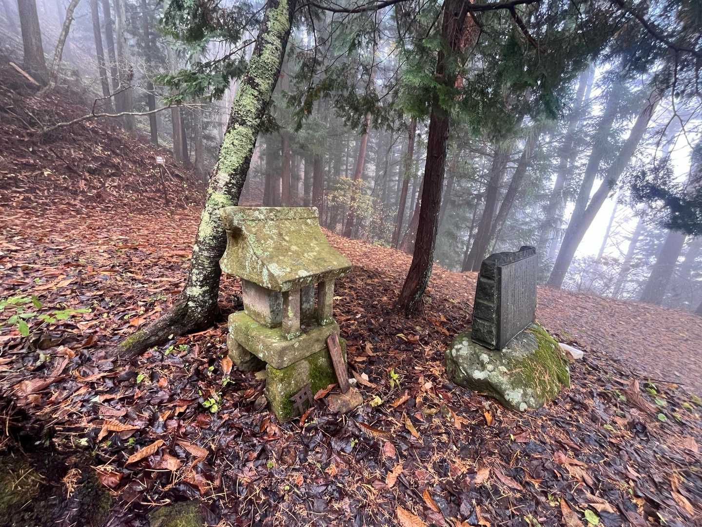 夫神岳の祠🙏