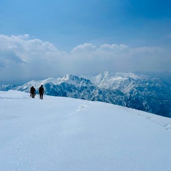 まこすけさんは土樽へ下っちゃった。そして登って来た方が2人。👍