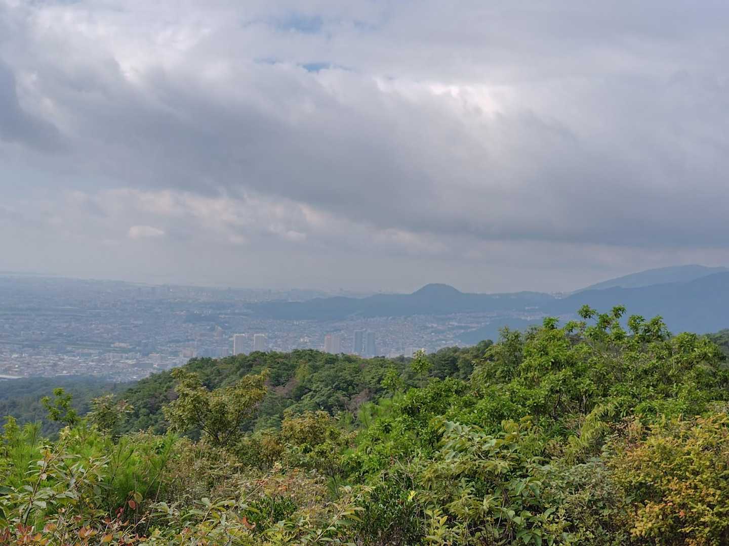 眺望　甲山が見えます