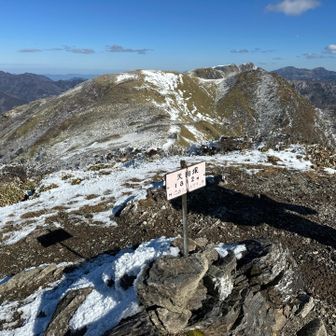 山頂です。大パノラマに見惚れてしまいます。