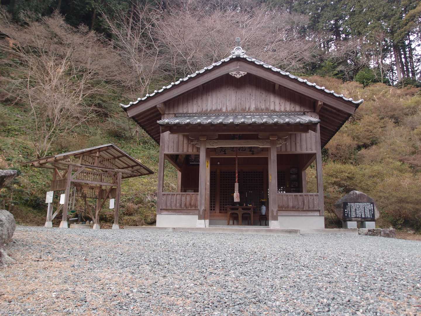 ちょっとお参りして・・・