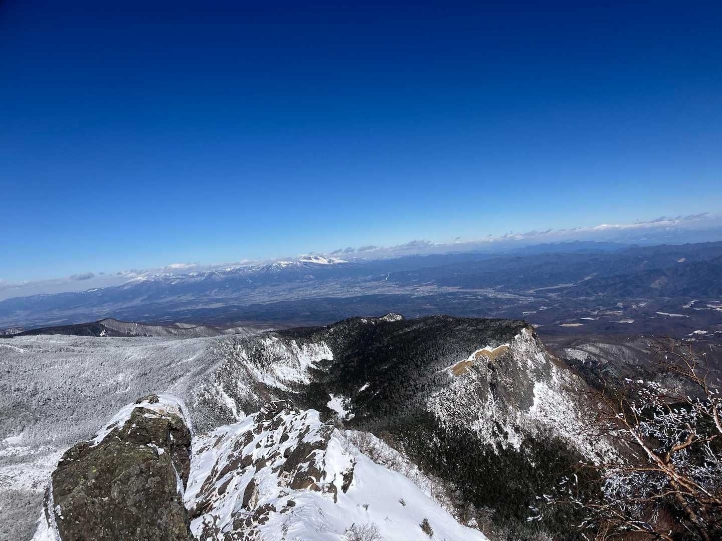 遠くに浅間山