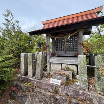 有明山（中岳）🙏
下山時には鐘を3回鳴らします🔔
