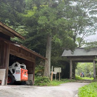 榛名神社の関所後を通過
