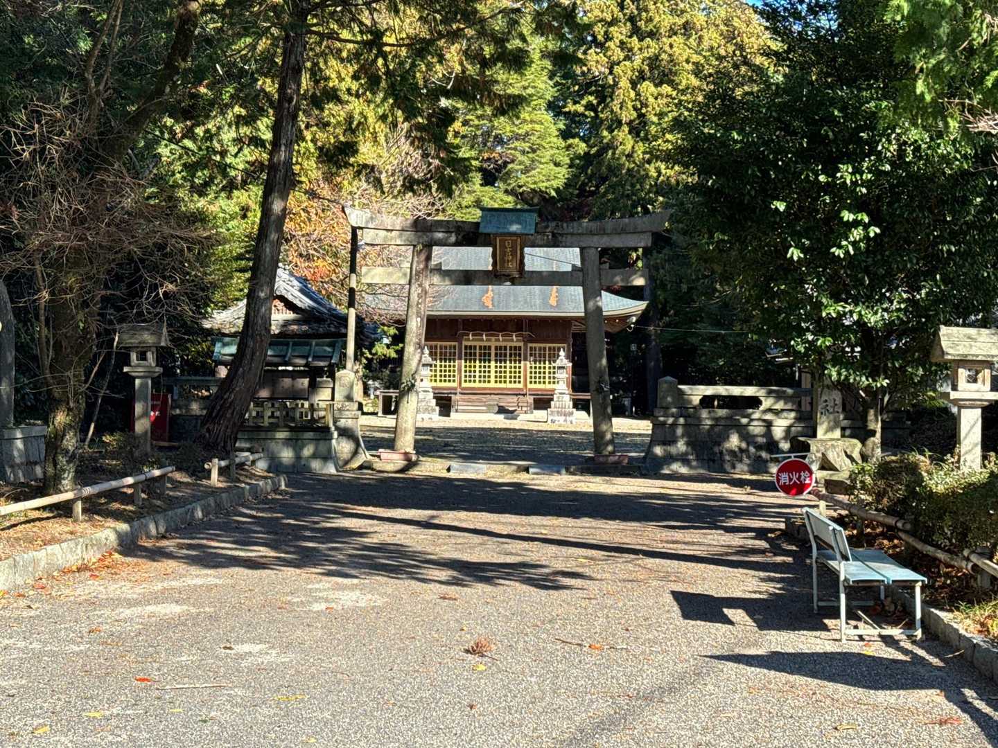 途中の日吉神社。