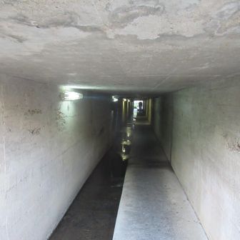 ＪＲの線路下を狭いトンネルでくぐって終了