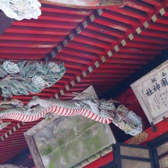 手が込んでいます🤗　
本殿へ