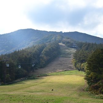 奥岳登山口に戻ってきました。雲が出てきましたね。