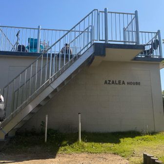 武山山頂には武山不動院があり、展望台、休憩所、トイレ(新しくてきれい)なども完備
