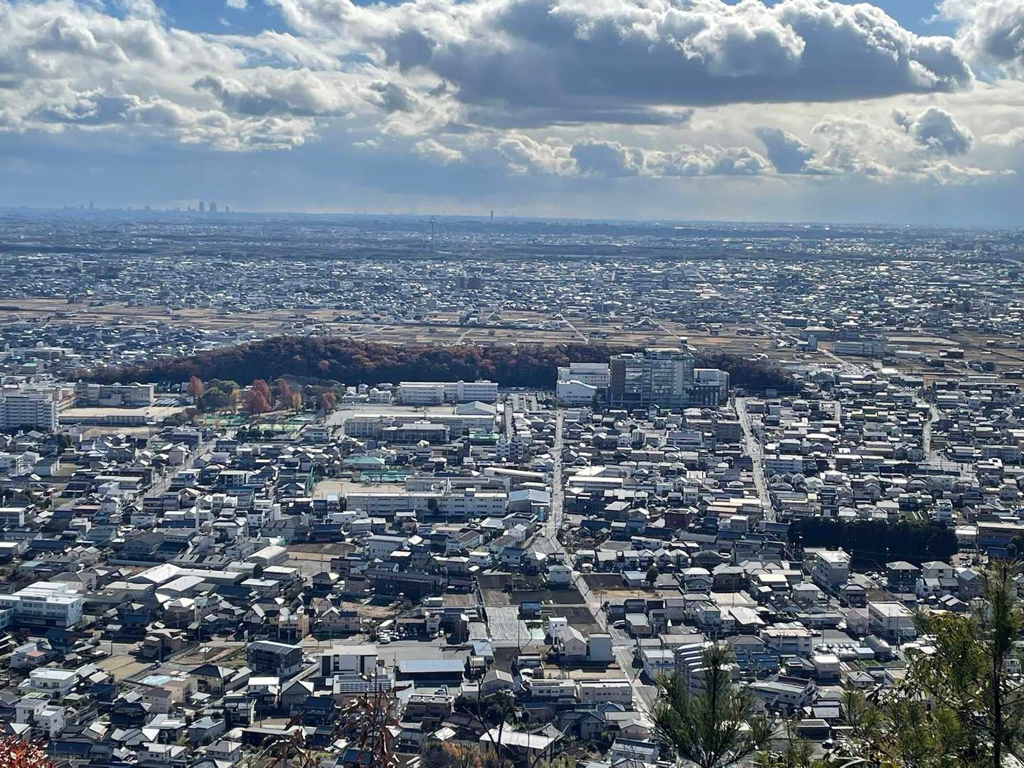 フォローしてる方が、よく行かれている前一色山が一望できます。