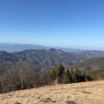 今日は快晴で風もなく、穏やかに歩ける登山日和。無心で歩けるのでトレーニングにはいいですねぇ。