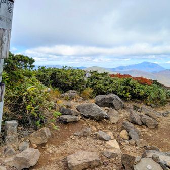 横岳到着。
此処からは岩手山は勿論、