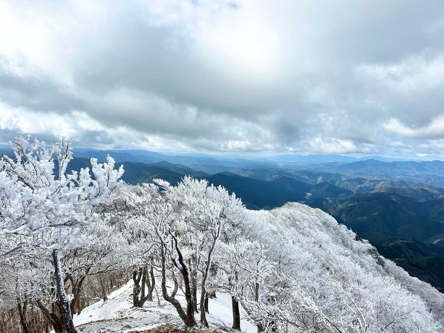 高見山 | 三峰山や金剛連山など360度の大展望。下山後はたかすみ温泉への写真