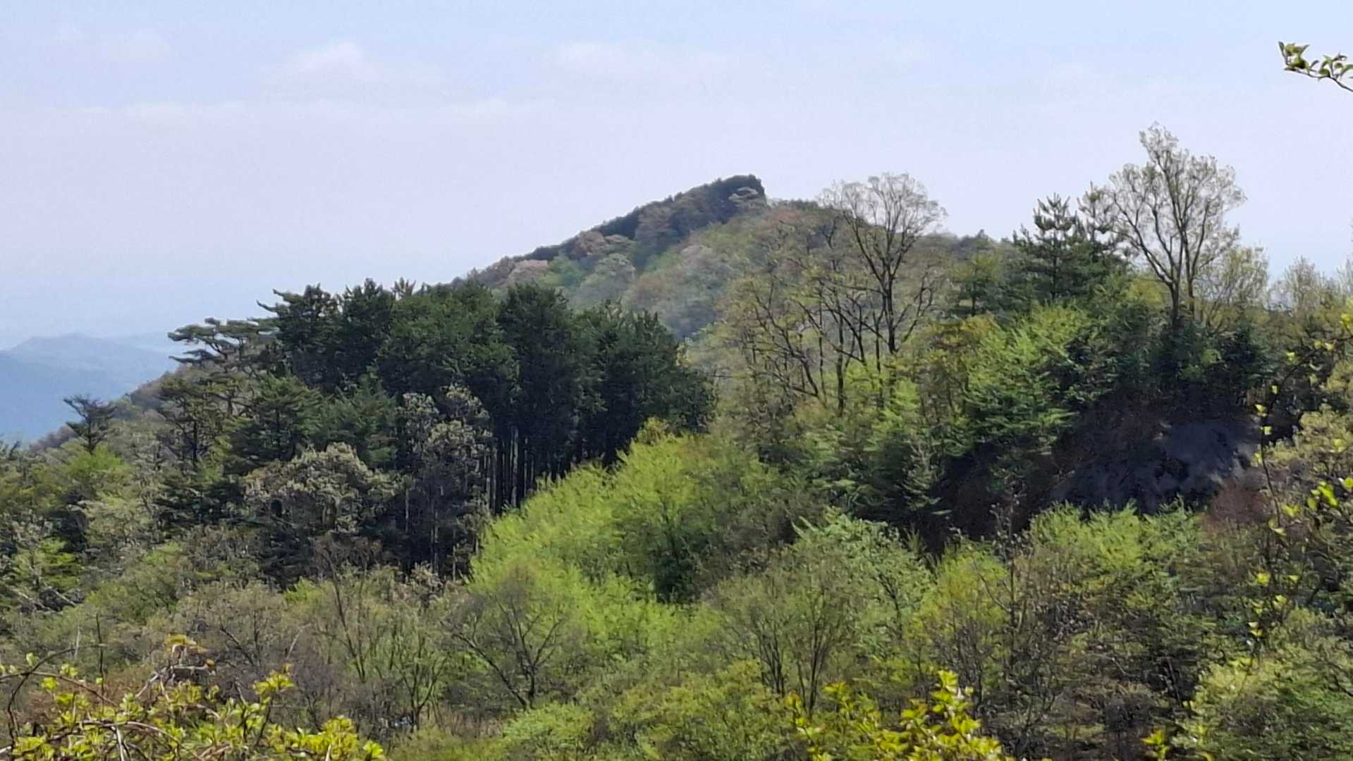 通称モヒカン山
ここは旧展望台が有り白地平(しきじだいら)と言う所です