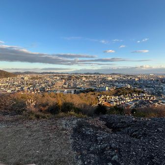 蛤山⛰️山頂
プレートは落ちてしまったようです。
姫路平野を見渡せます。