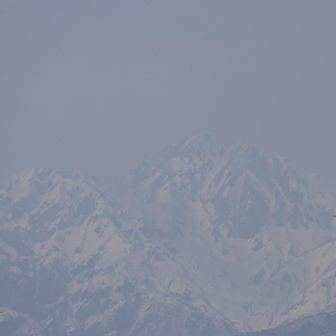 ただ、目を皿のようにするとうっすらと
五竜岳と