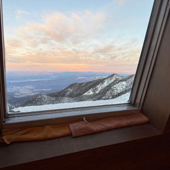 部屋の窓からも素晴らしい景色が✨
夜は寝ながら星が見えました✨