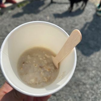 お粥美味しい！お酒飲んだ後にめちゃピッタリ！これを〆に食べるためだけにナイトに出たい気持ちになった…