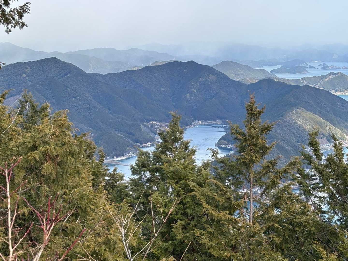 オチョボ岩から白石湖方面