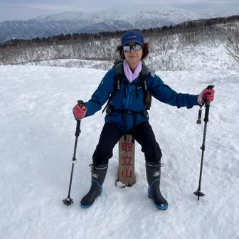 アホの子？

写真撮ろうとしたらちゃんと取立山の文字入ってる？だって

今日もそれなりに歩いた、満足満足。
さて、降りましょ


追記
祝！今朝計ったら100g減ったらしい、