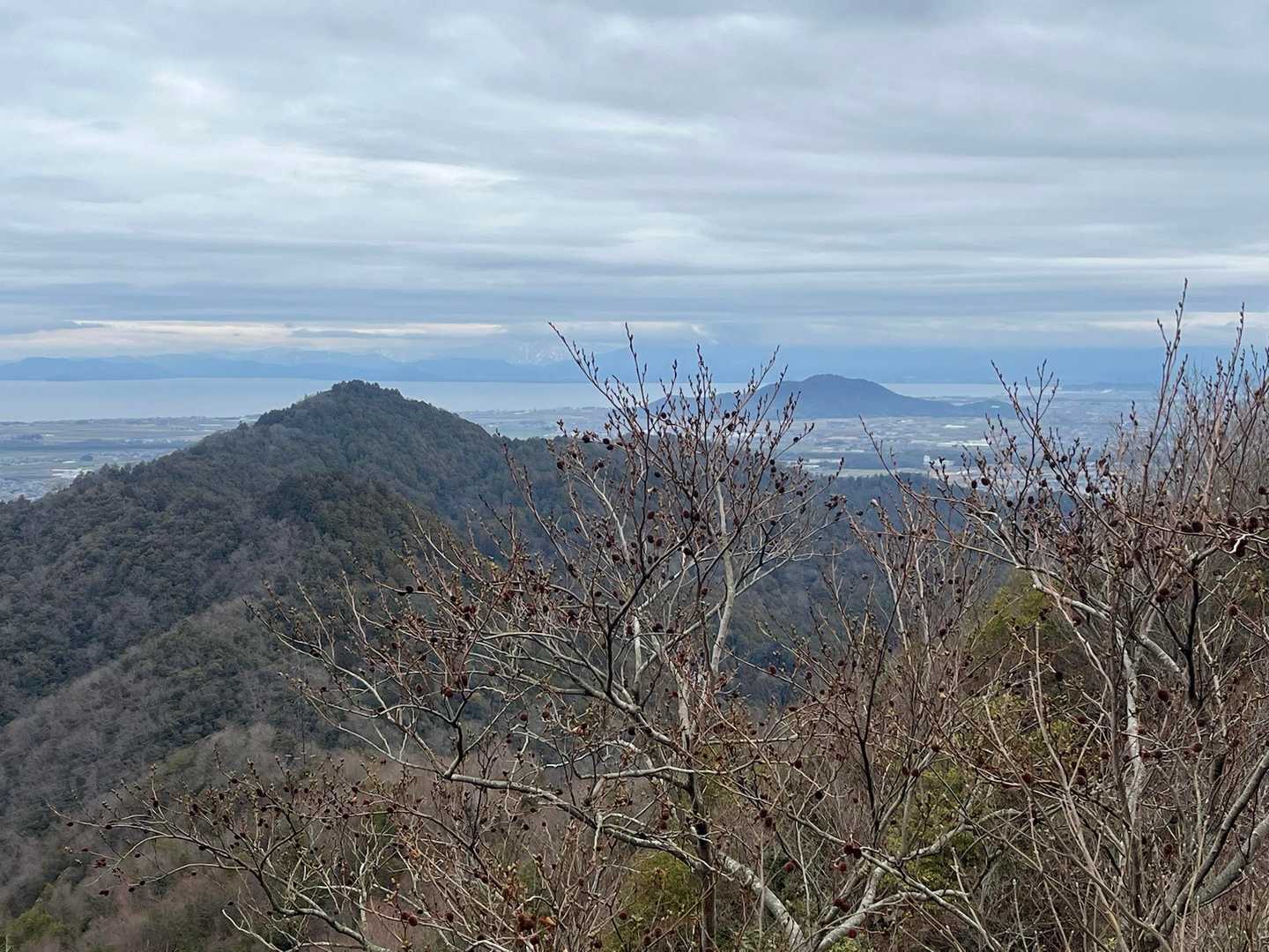 右が荒神山で左が猪子山⛰️