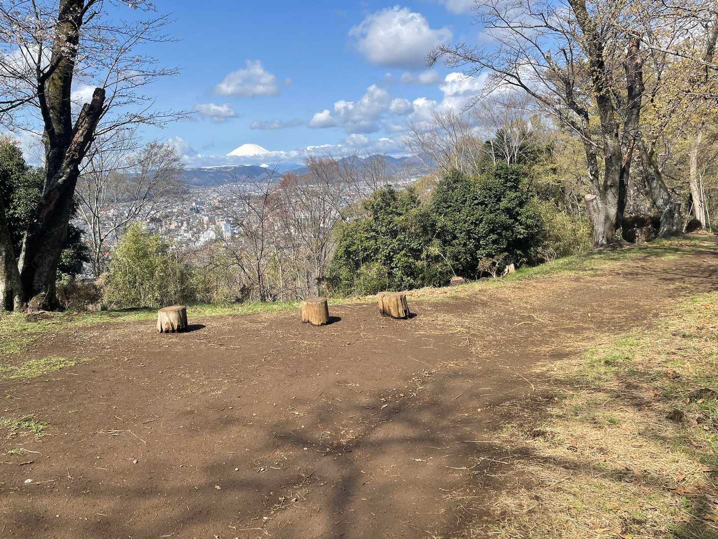 浅間山広場
広い！ベンチあり！富士山あり！