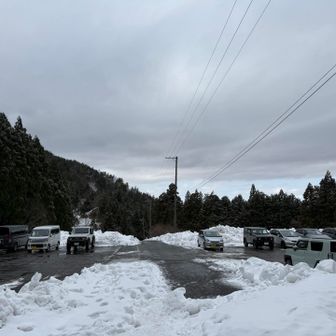 駐車場直前でまぅさんとスライド❗️
お声がけ頂きました🙏

まだおさんが『今の方、凄い軽装でしたね‼️😳💧』と。

『プロフェッショナルですから😏』と何故か私が自慢しておきました。