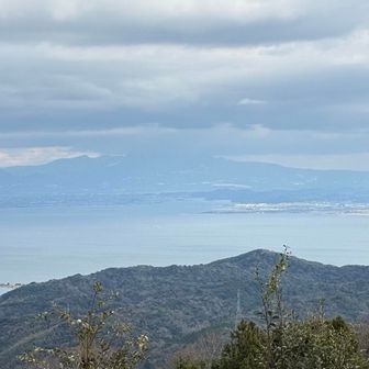 中海越しの霊峰大山！！
山頂ガスガス（ ;  ; ）拝めず
雨も降りだして