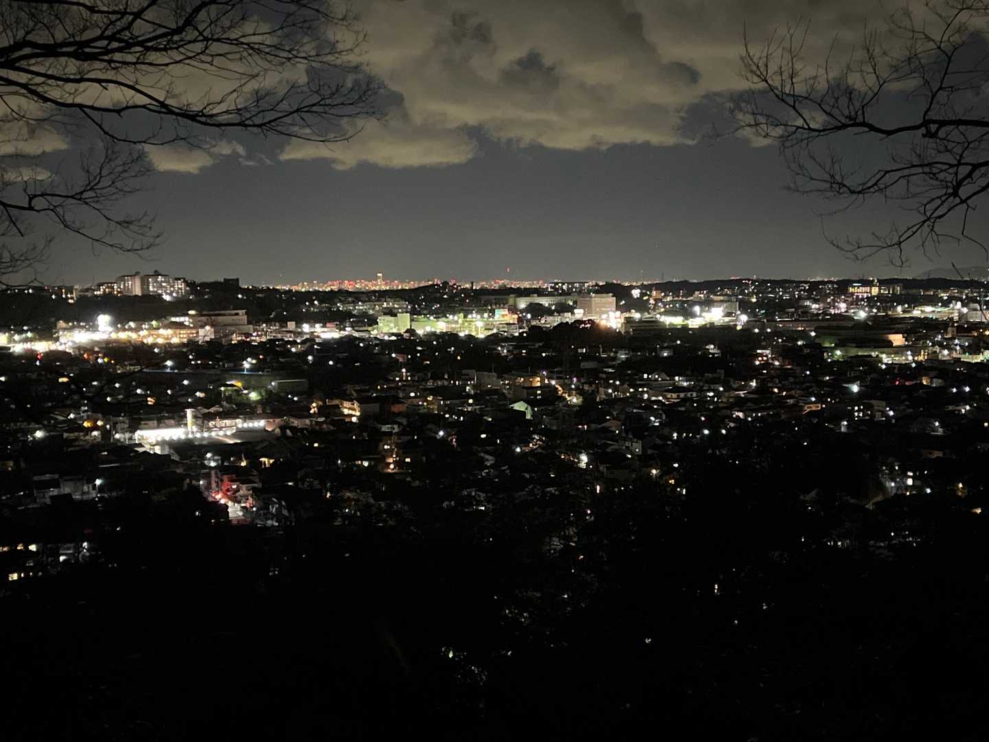 結局、1時間近く歩いて烏帽子形山🚩へ
せっかくなので山頂から夜景を📸
