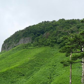 船上山屏風岩…