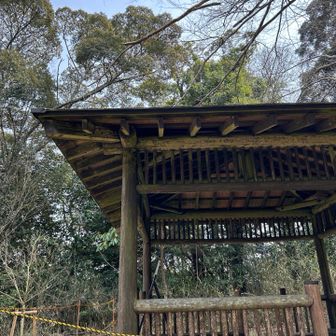 行在所跡をあとにして、"二の丸跡"に着きました。
ここでランチタイムです。