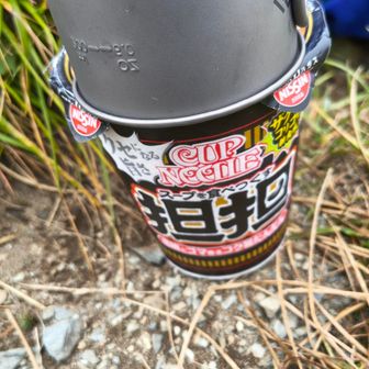 日清カップヌードル坦坦
432kcal　食塩相当量4.6g
必要湯量310ml
350ボトルのほとんど使用のため、残湯でコーヒーが足りません。