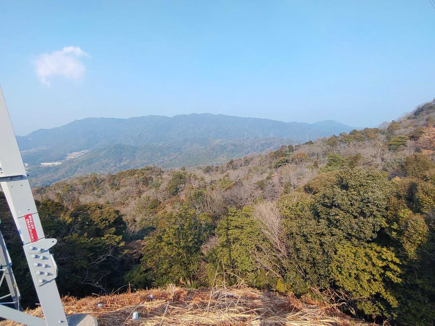 こちらは西方向
先日登った烏帽子岳の山塊です。