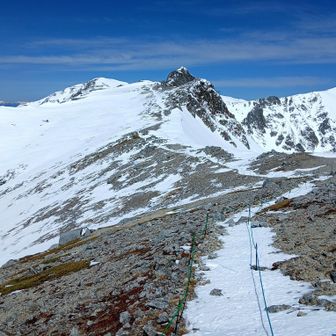 あとは極楽平から千畳敷に降りるのみ。木曽駒ヶ岳に寄るにはあと２時間早出しないとだったかな。