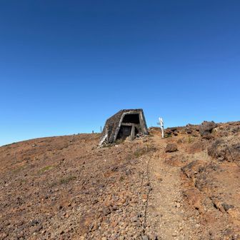 この後…
避難小屋の中を拝見🧐